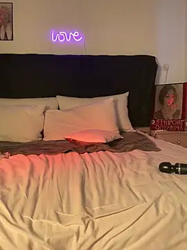 Onlyrima_69 - بلعب في كسي/I'm playing with my pussy.