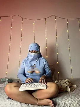 Maisa_issa - one finger in my virgin ass