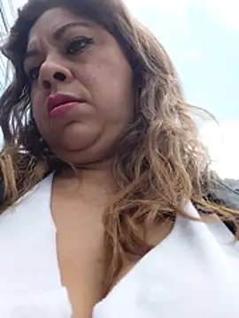 Laura-Hernandez - Shaking breasts in public