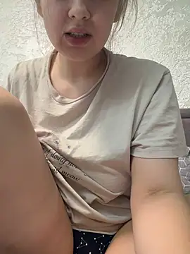 HornyGirlH - SHOW TITS