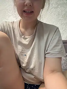 HornyGirlH - SHOW TITS