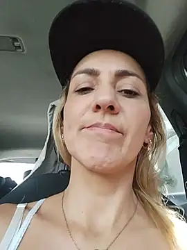 Monita_Med - Show de Boobies in crem