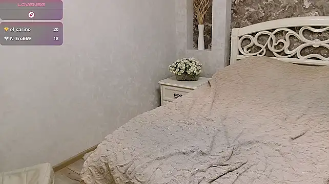 Lady_Anna - 2 fingers in pussy