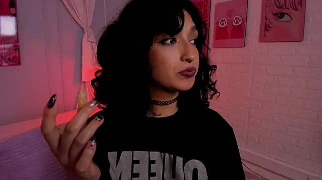 Cleo_Foxx - u have something tha I want suck...