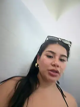 Issane_Peru - Ged naked and play pussy