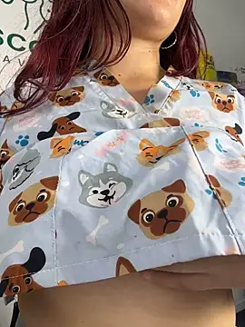Nahomy_benet - COVER FACE WITH MILK IN THE VET