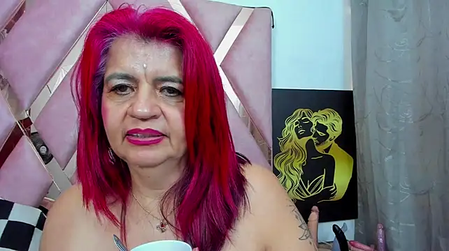 RoxetteMature - fingers in ass with oil