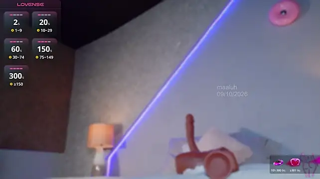 Maaluh - Show tits free 😈