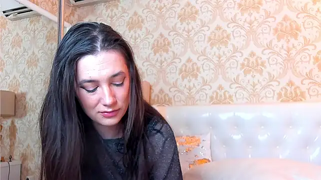 JuliaHunts - Topless Tease !