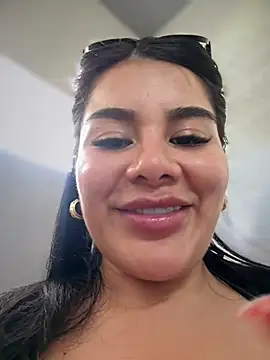 Issane_Peru - Ged naked and play pussy
