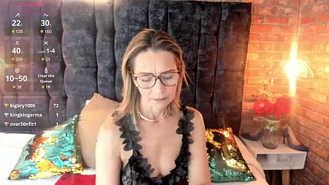Issa_Milf__ - 🔥FULLY NAKED+DOGGY STYLE 🔥