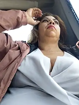 Laura-Hernandez - Shaking breasts in public