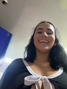 Celeste_rousse01 - walking naked in the store