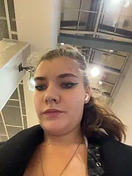 Holy_Tereza - MAKE ME SLAP MY BUTT HARD AMONG PEOPLE