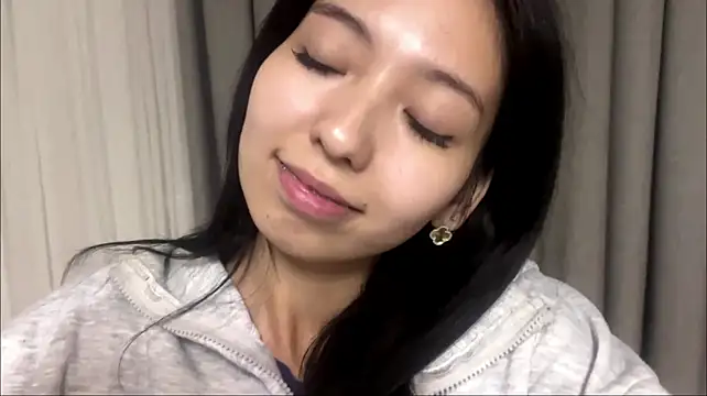 ThomasLieber - closeup makeup and wink