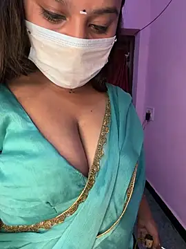Bangalore_Chennai_Couple - Boobs show