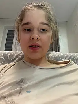 HornyGirlH - 2 FINGER IN PUSSY