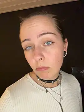 MaryPeach666 - Show pussy + LT Pussy Pic