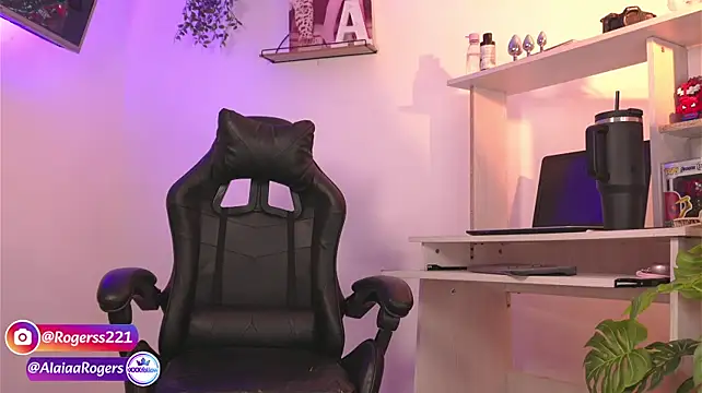 AlaiaRogers - Fuck my BIG ASS (PLUG)