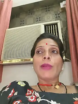 Sexy-Suhani2
