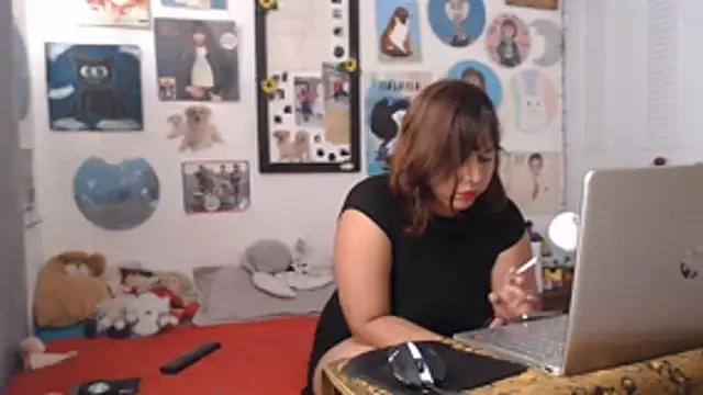 Soynanabela28 - SHOW BOOBS, SPIT AND OIL