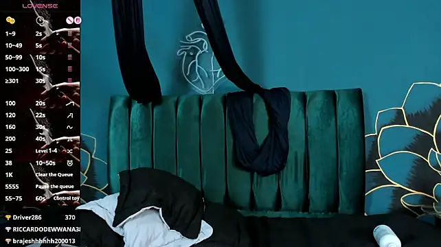 IsabellaaJoness - Squirt in you face