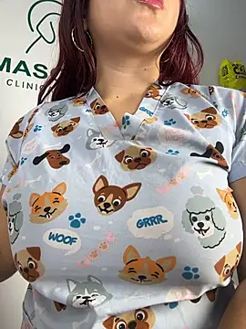 Nahomy_benet - COVER FACE WITH MILK IN THE VET