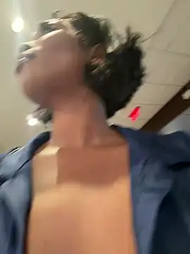___Nessa - Rub clit&squirt on body public