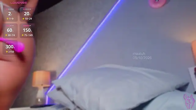 Maaluh - Show tits free 😈