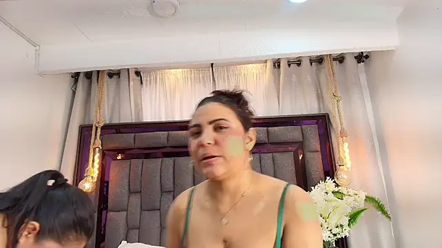 Karina_Mendoza - scissor🍒🍑🥵💦s