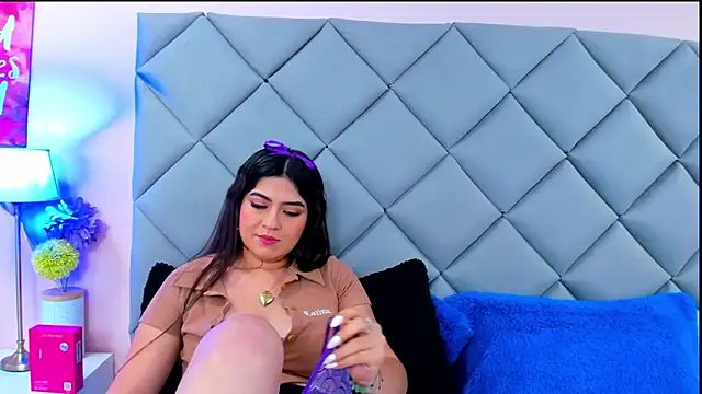 NahomyAdams - finger in my asshole