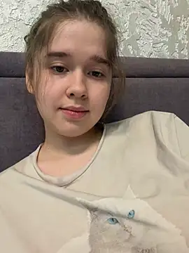 HornyGirlH - SHOW TITS