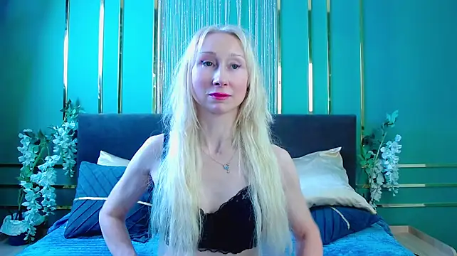 KissDreamm - 5 spanks on the ass in doggy style