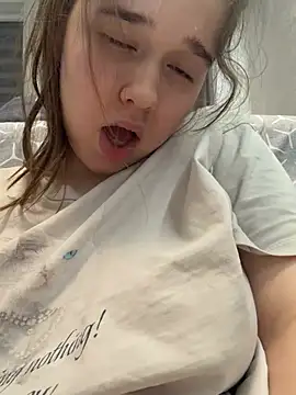 HornyGirlH - SHOW TITS