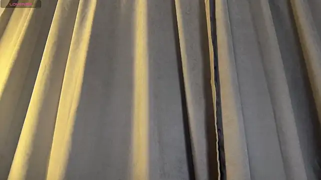 Weshycouple - Pussy Flash upskirt / Close-up 🐱