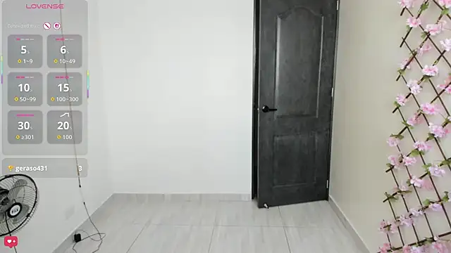 Katia_Gray2 - show pussy + domi cum