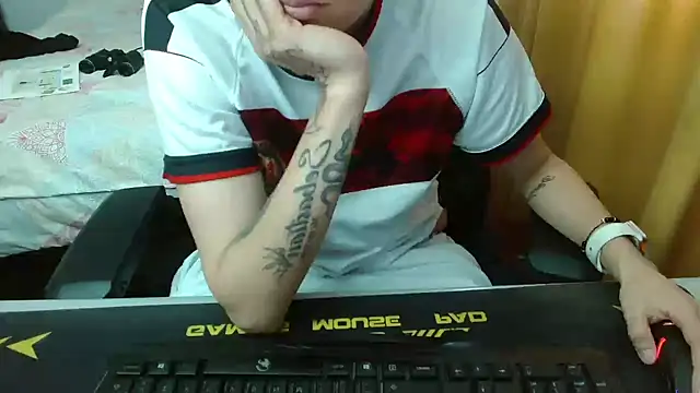Duo_peludoo - dildo in pussy