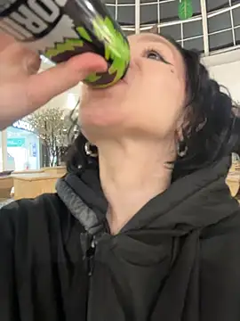 MietteDream - Hot Twerk in the Store