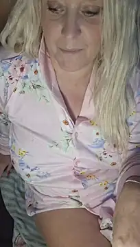 Bella_Squirts - Squirt good girl bella