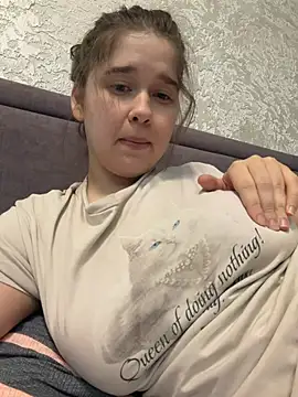 HornyGirlH - SHOW TITS