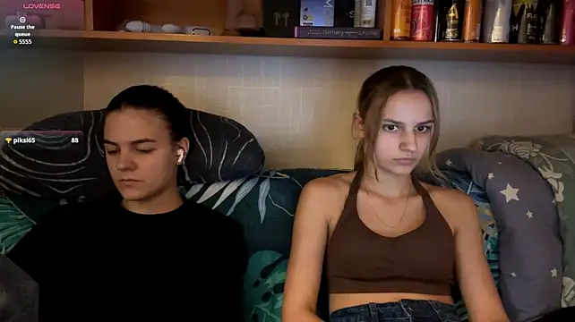 Doratryhard - take off Gina top