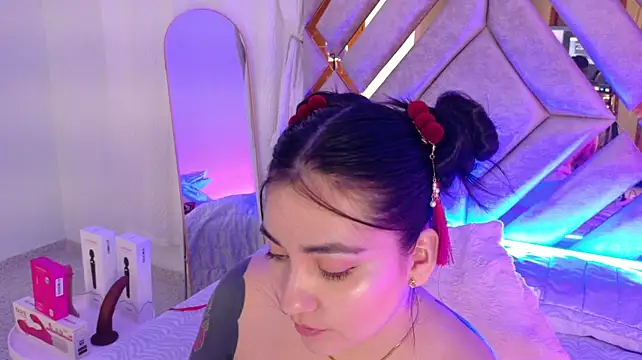 KathiaJenner - Spank my ass x 5💜