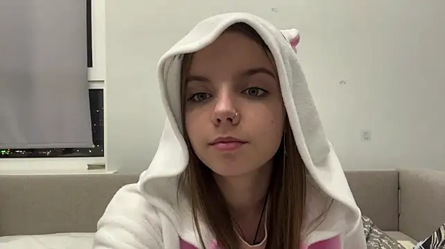 LisaPorse - show belly + cute wink