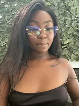 KishaMoore - Oiled big ass + twerking ✨