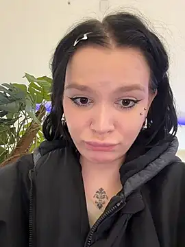 MietteDream - Loud pussy-slapping in wc