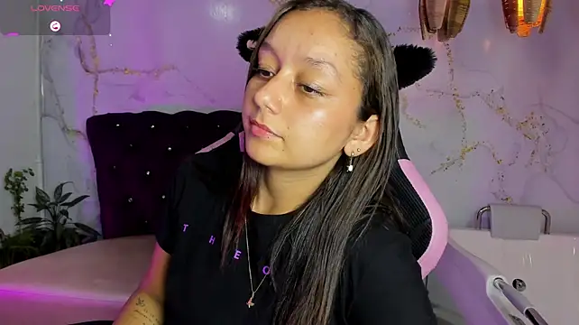 Katy_sweet19 - show tits + oil 🍒