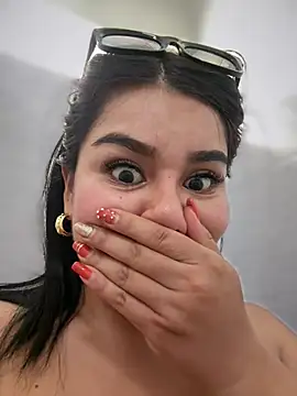 Issane_Peru - Ged naked and play pussy