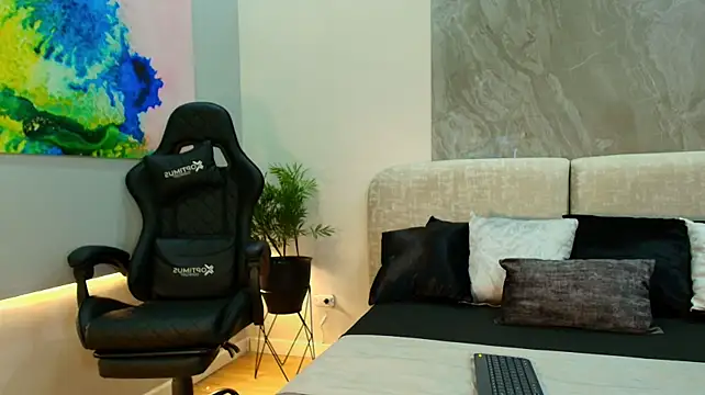 Megan_lux_