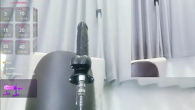 Mya8860 - 寂寞少妇老公不在受不了，进来让你为所欲为。水多多，控制炮机3分钟