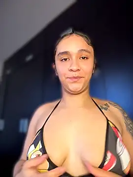 Isabella-Teen - Flash Ass🍑
